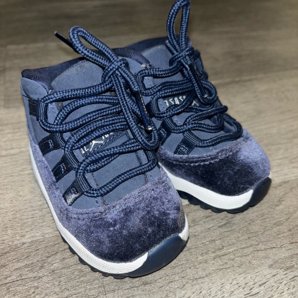 Jordan toddler shoes 4C - Picture 3 of 3